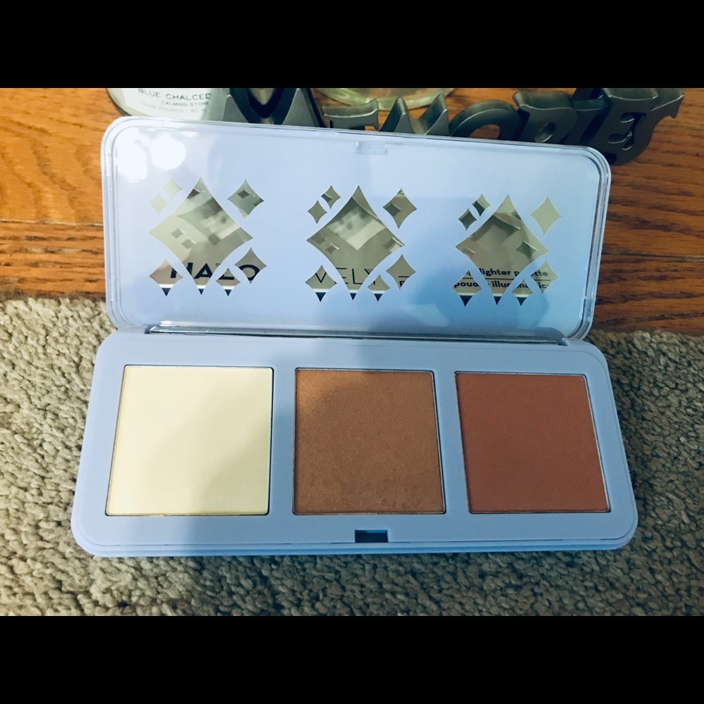 The Creme Shop Halo Lovely Palette